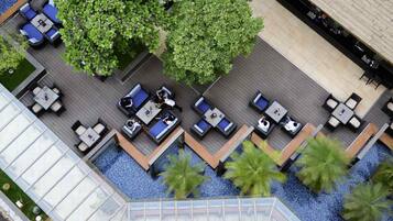 2 bar/ruang istirahat, ruang istirahat di lobi