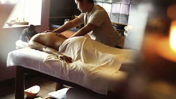Couples treatment rooms, steam room, body treatments, aromatherapy