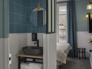 Standard Suite, Multiple Beds