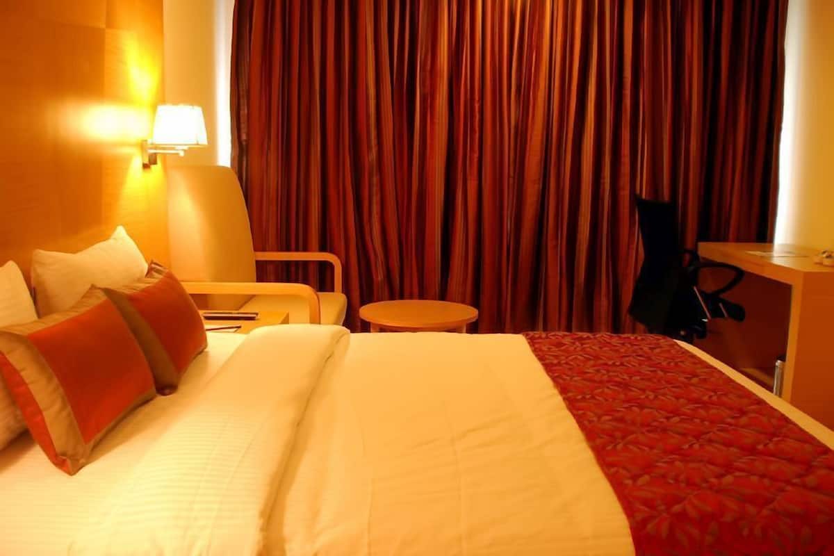 1 bedroom, minibar, in-room safe, desk