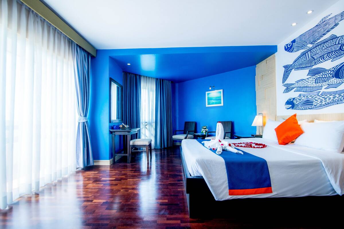 Deluxe Sea Front | Minibar, caja fuerte, escritorio y wifi gratis