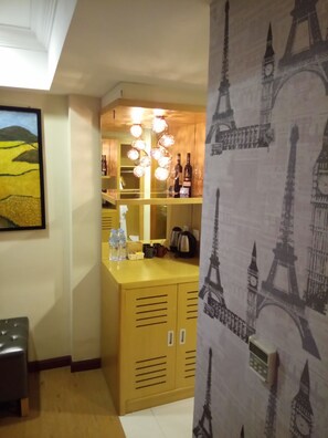 Lit avec matelas Select Comfort, minibar, coffre-fort, bureau