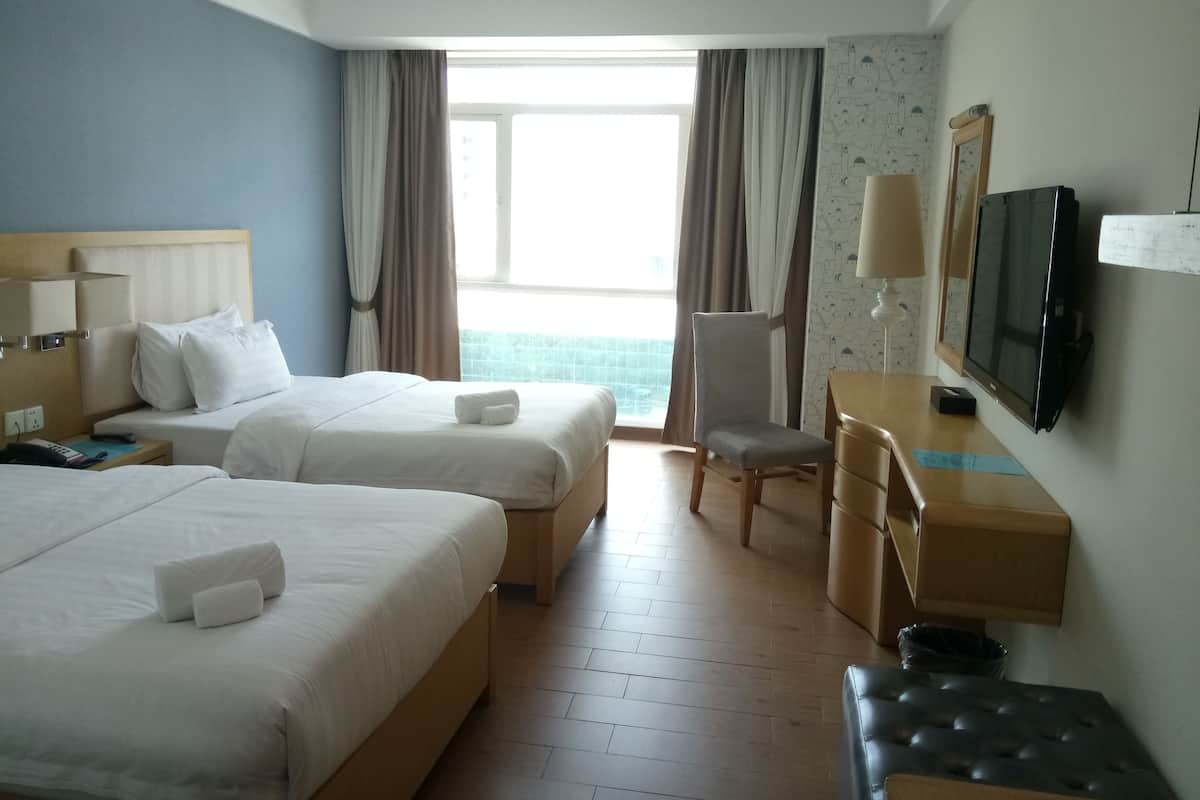 Design Twin Room, 1 Bedroom, Balcony, Tower | Select Comfort beds, minibar, in-room safe, desk