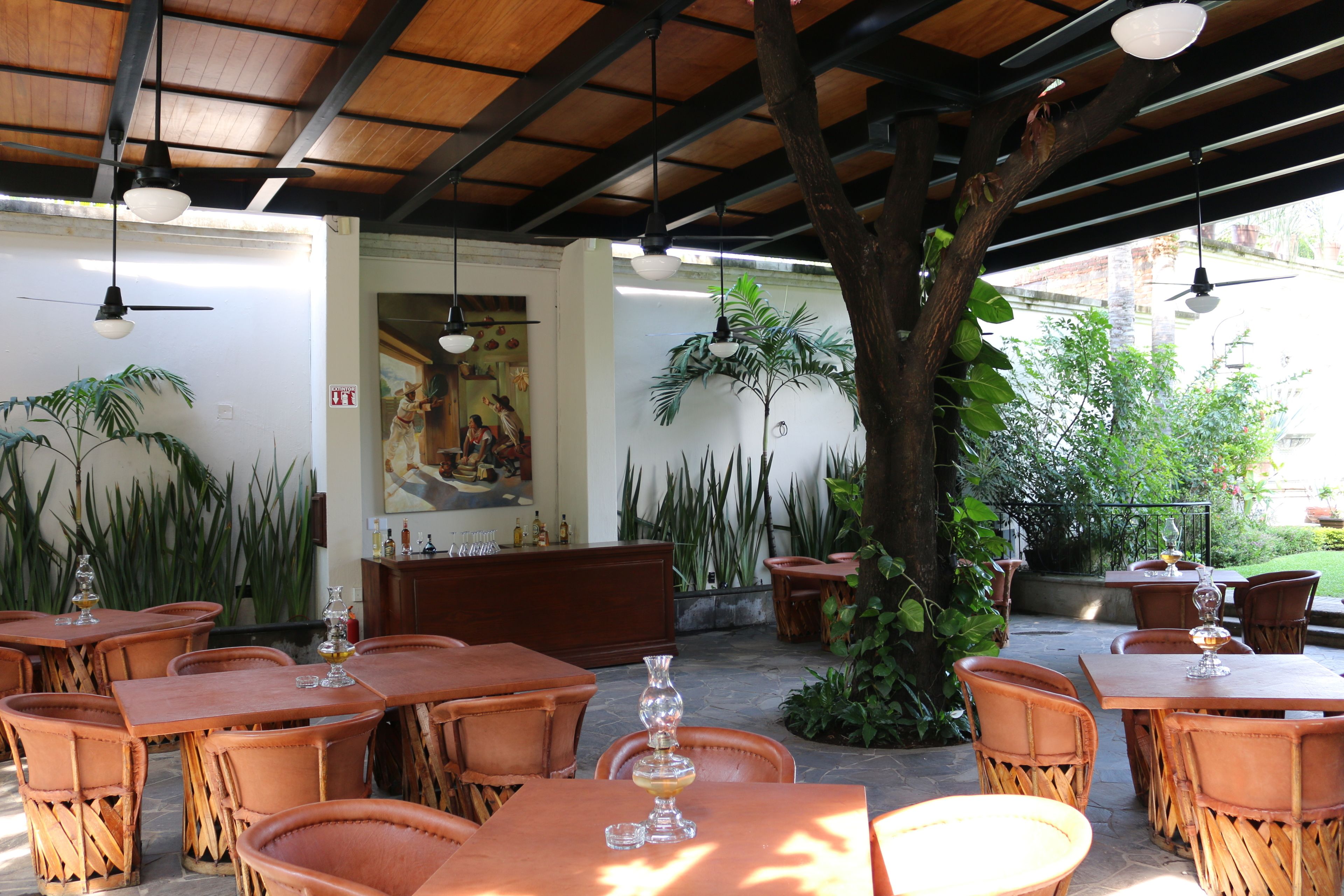 2 restaurants, breakfast, lunch, dinner served; mexican cuisine