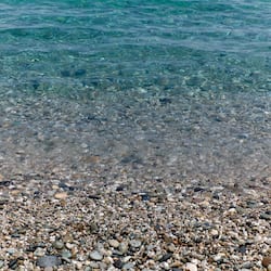 Spiaggia privata, lettini da mare, ombrelloni, teli da spiaggia
