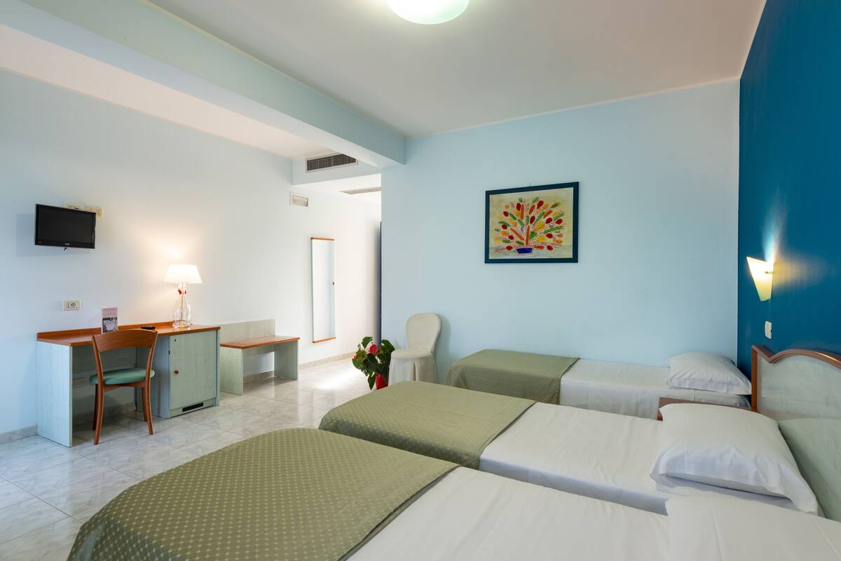 Triple Room | Premium bedding, minibar, in-room safe, desk