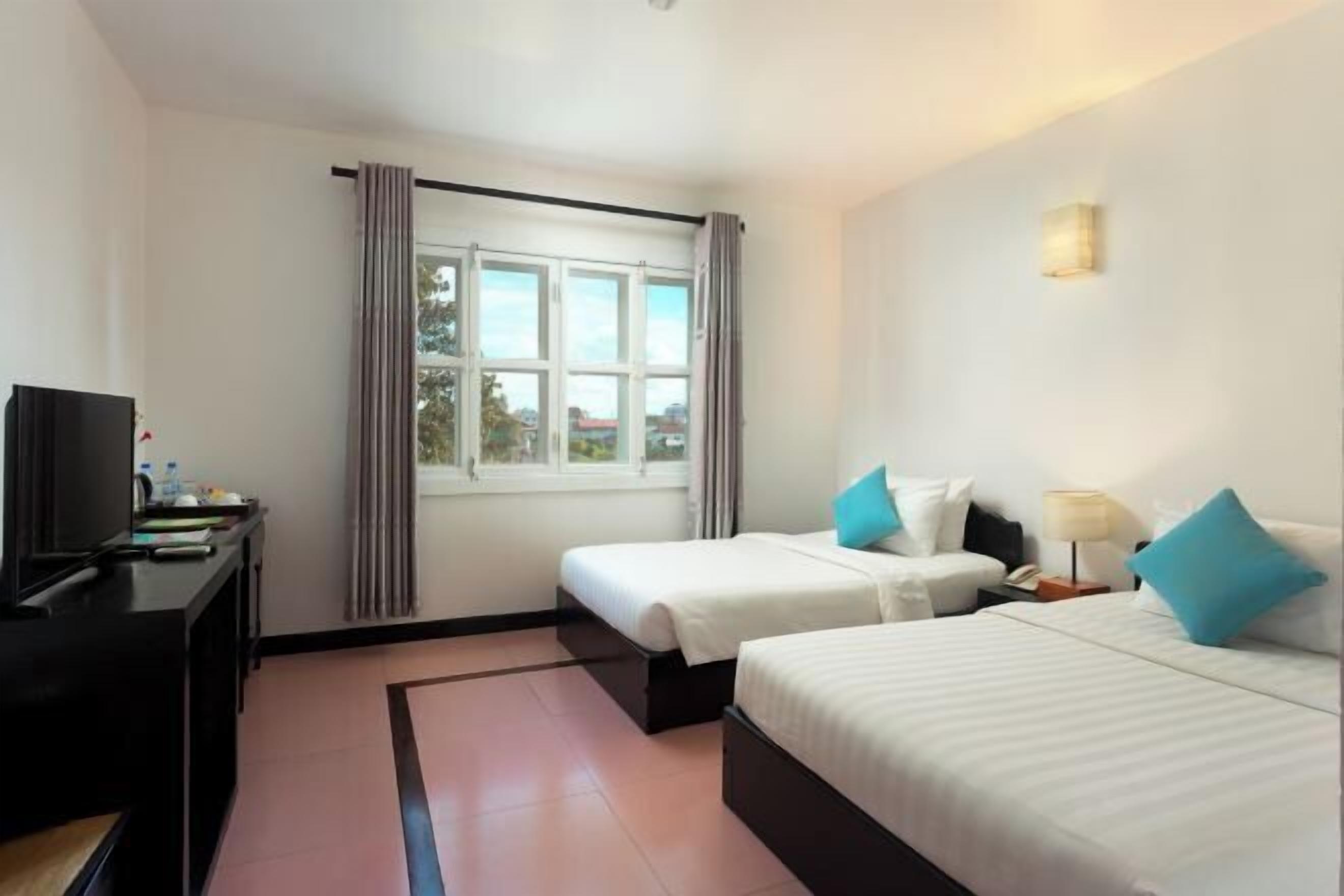 Ropa de cama de alta calidad, colchones con acolchado adicional, minibar