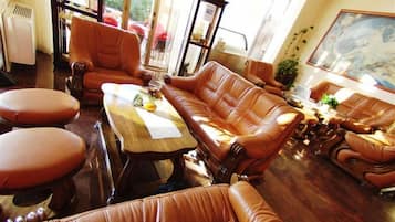 Bar lounge
