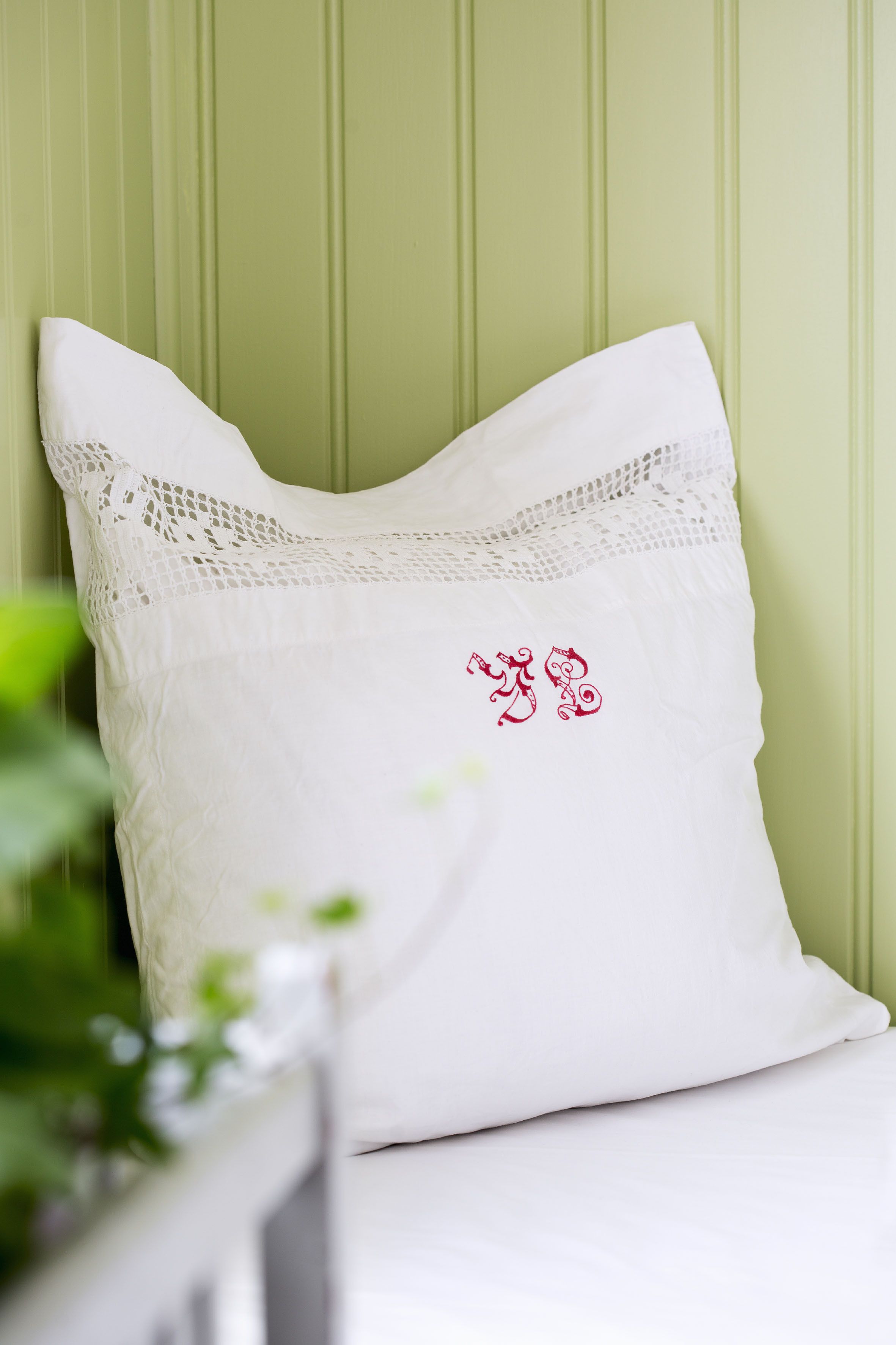 1-6 people bedroom | room amenity