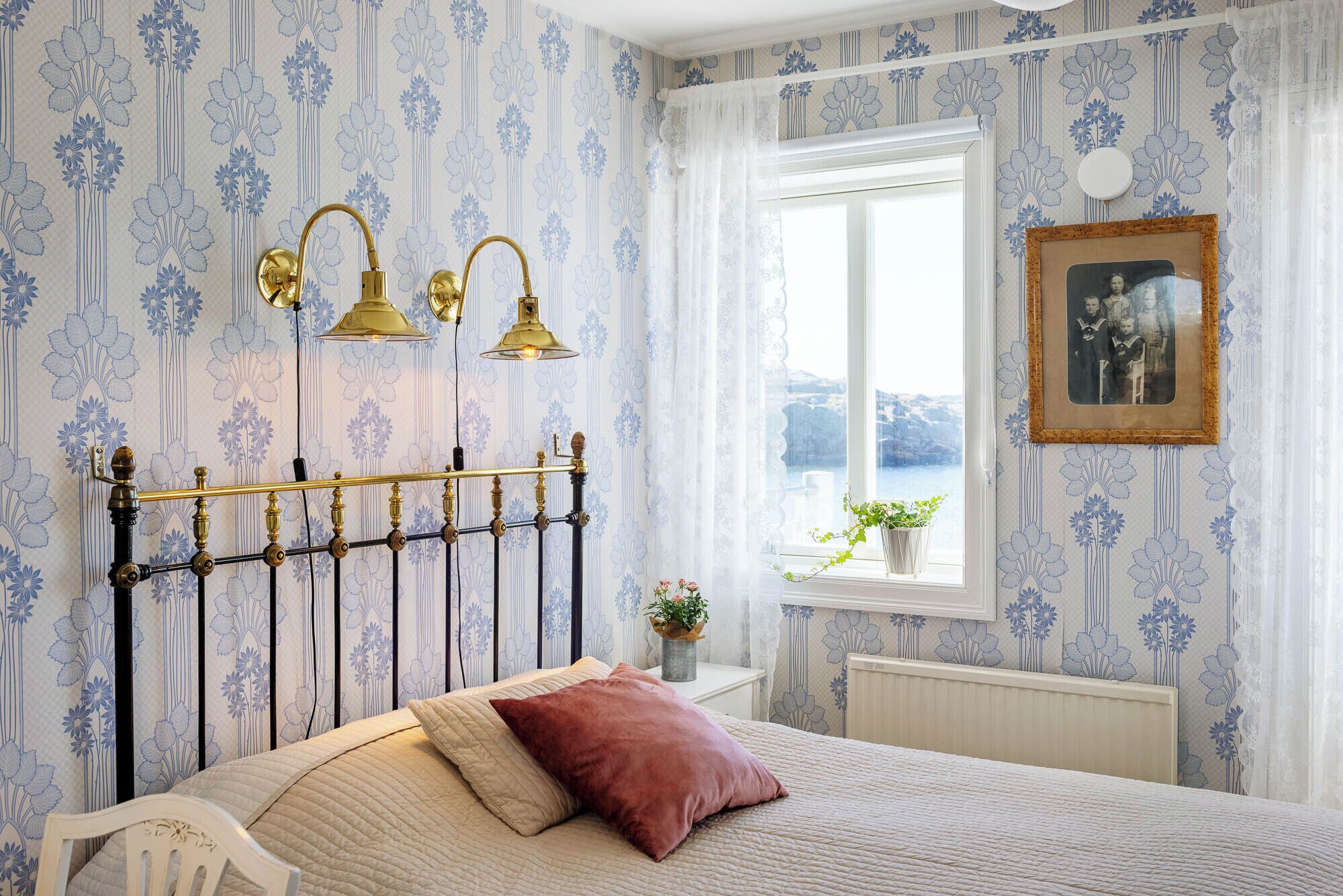 double room, double bed 140 cm, sea view | 1 bedroom, individually decorated, individually furnished