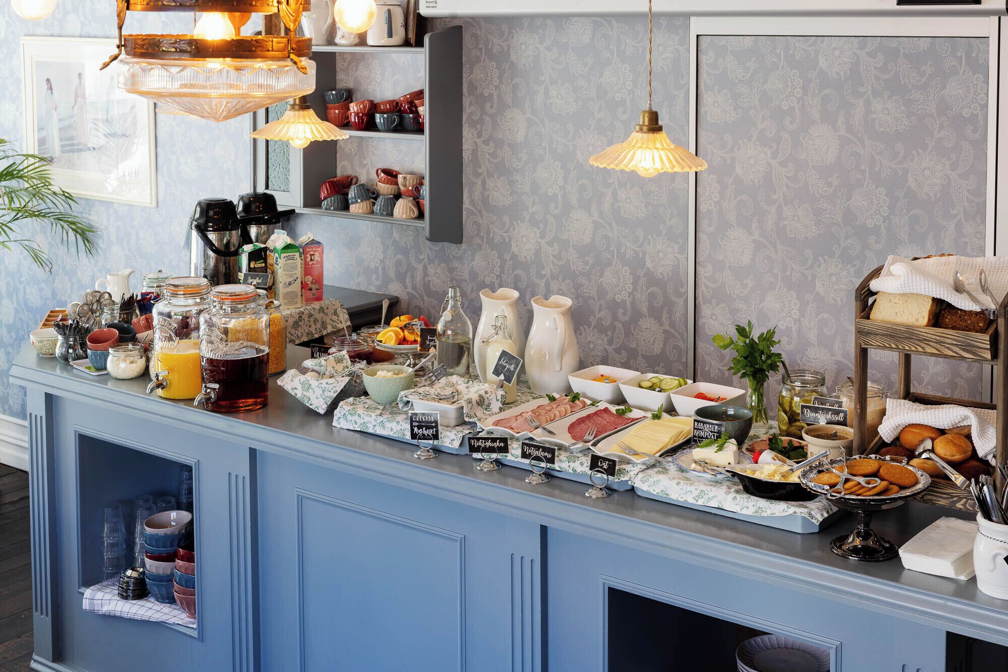 daily buffet breakfast (sek 110 per person)