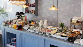 Daily buffet breakfast (SEK 110 per person)