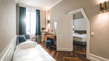 Boutique Double Room Deluxe | Minibar, in-room safe, free WiFi, bed sheets