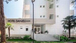 Unclassified image, 4 of 78, button - Danieli (San Michele al Tagliamento)