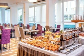 Breakfast, lunch and dinner served