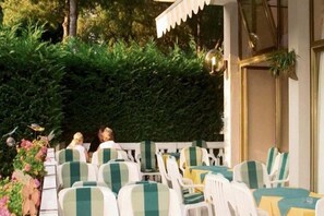 Breakfast, lunch and dinner served - Danieli (San Michele al Tagliamento)