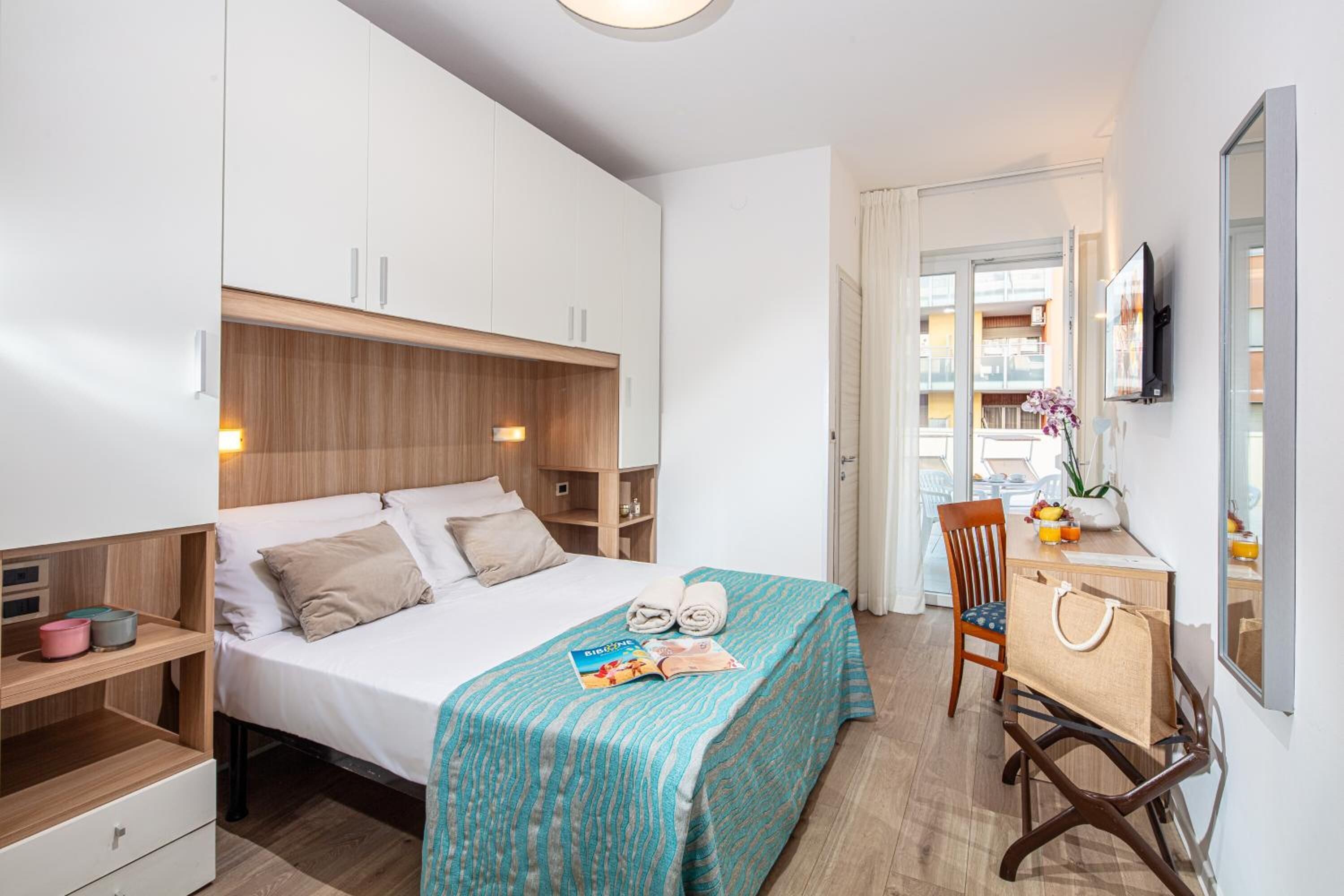 Een kluis op de kamer, een bureau, gratis wifi