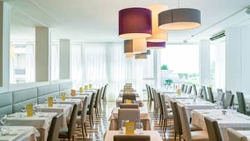 Frühstück, Mittagessen und Abendessen