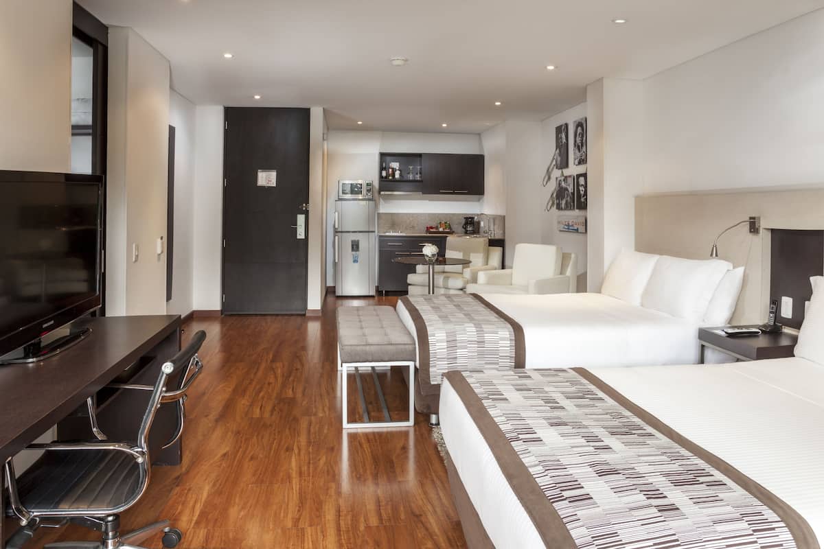 Hochwertige Bettwaren, Daunenbettdecken, Pillowtop-Betten, Minibar