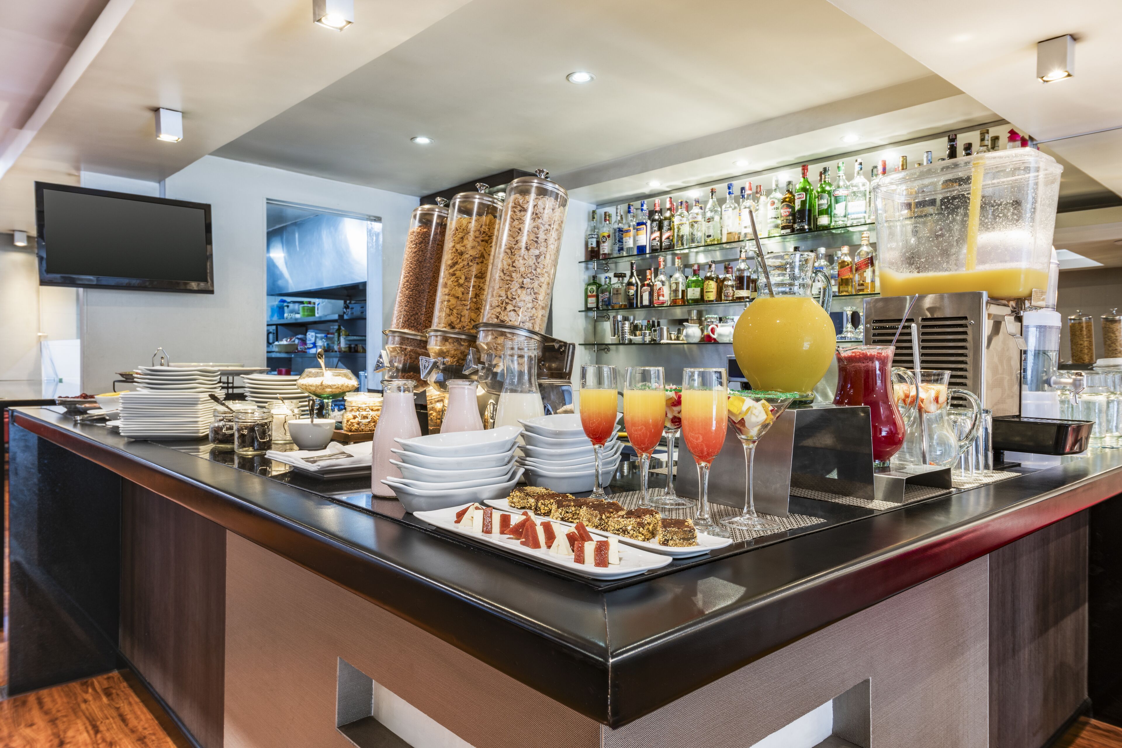 breakfast, lunch, dinner served; fusion cuisine