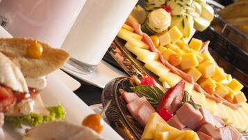 Café da manhã inglês todos os dias (COP 30000 por pessoa)