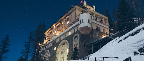 Façade de l’hébergement - soirée/nuit