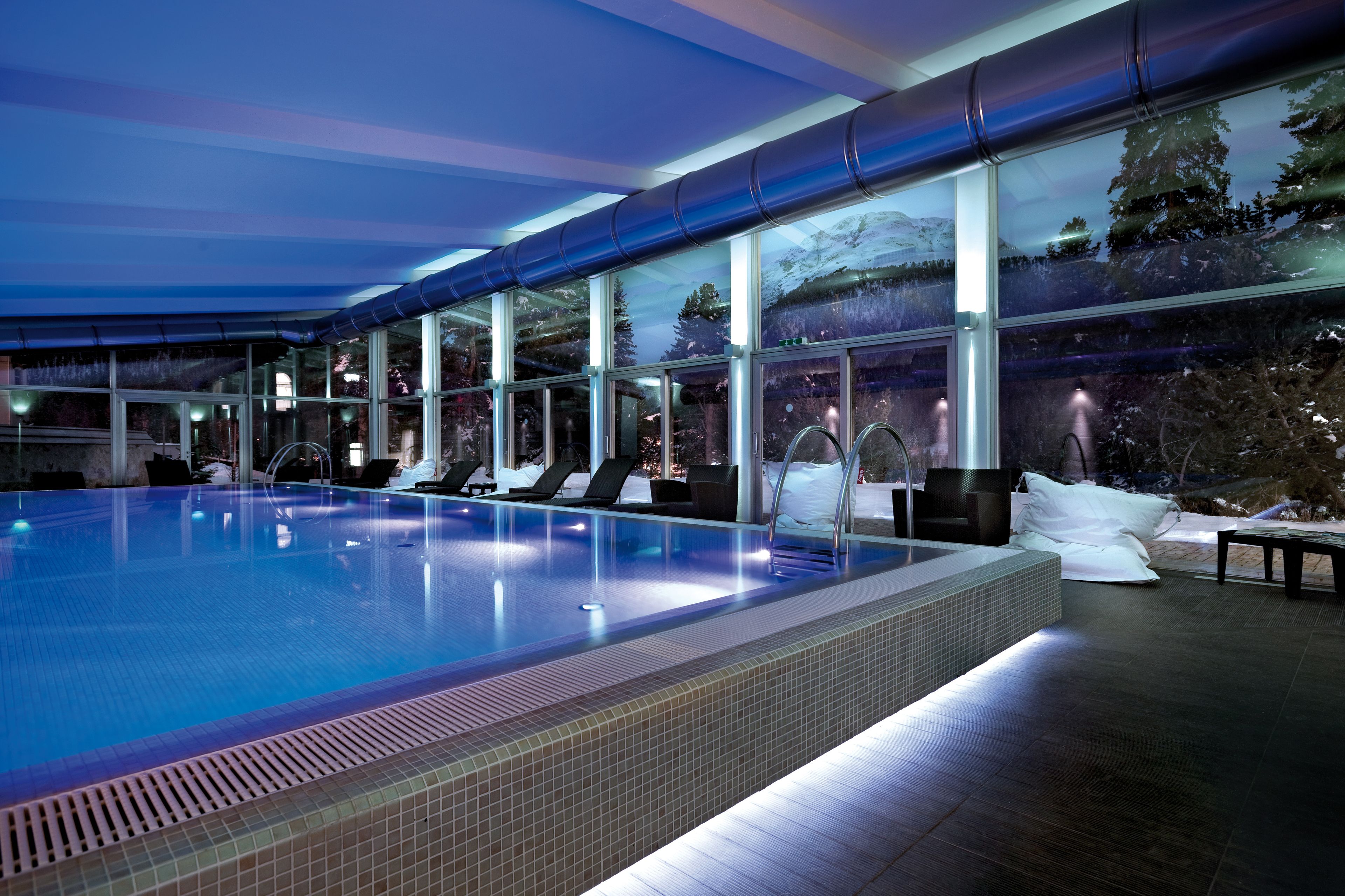 Indoor pool, pool loungers