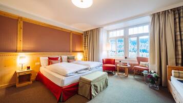 Chambre Double Junior, salle de bains attenante, vue montagne