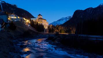 Façade de lâhĂ©bergement - soirĂ©e/nuit