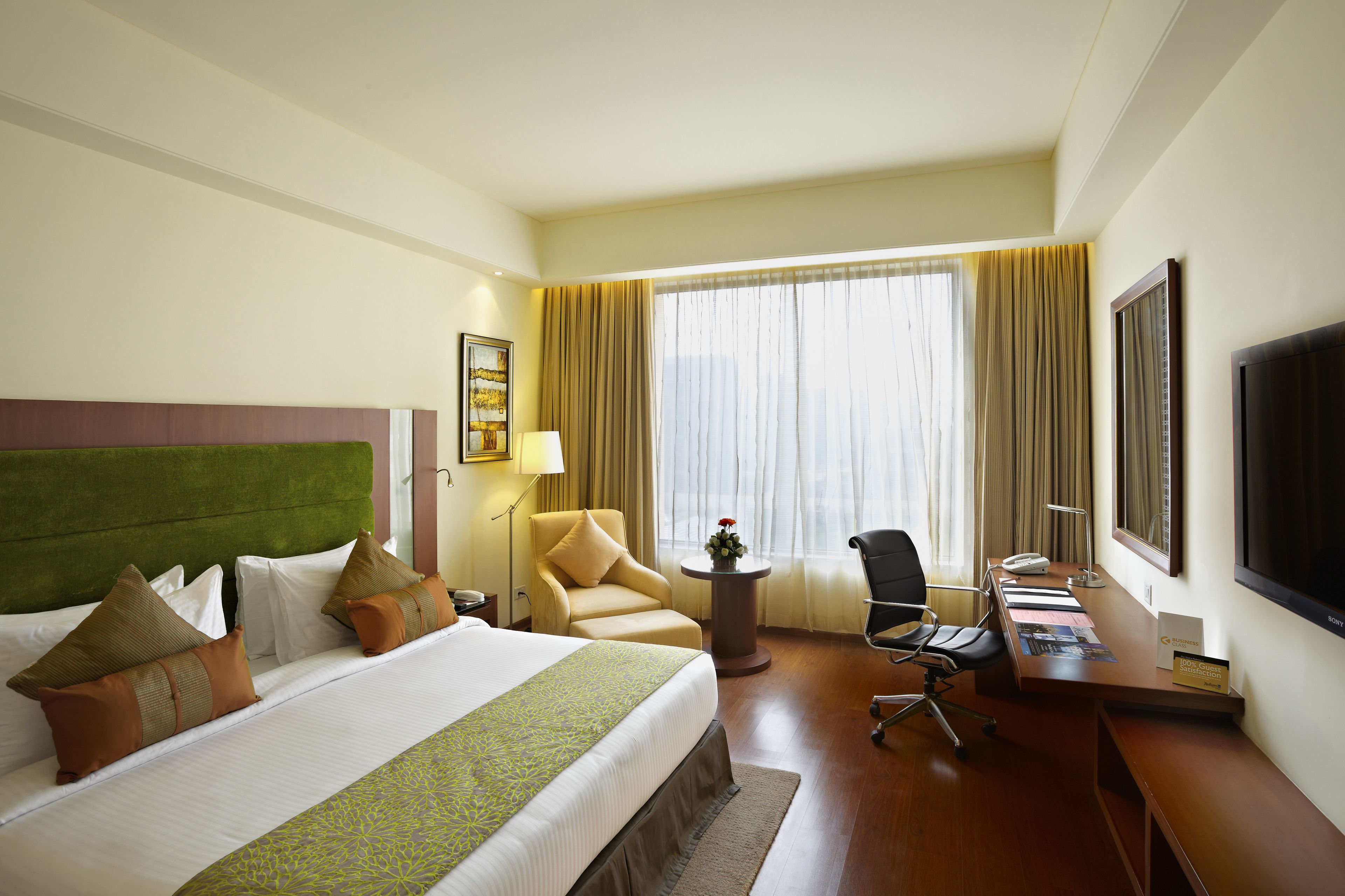 minibar, in-room safe, desk, laptop workspace