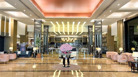 Lobby. Radisson Blu Hotel Rudrapur