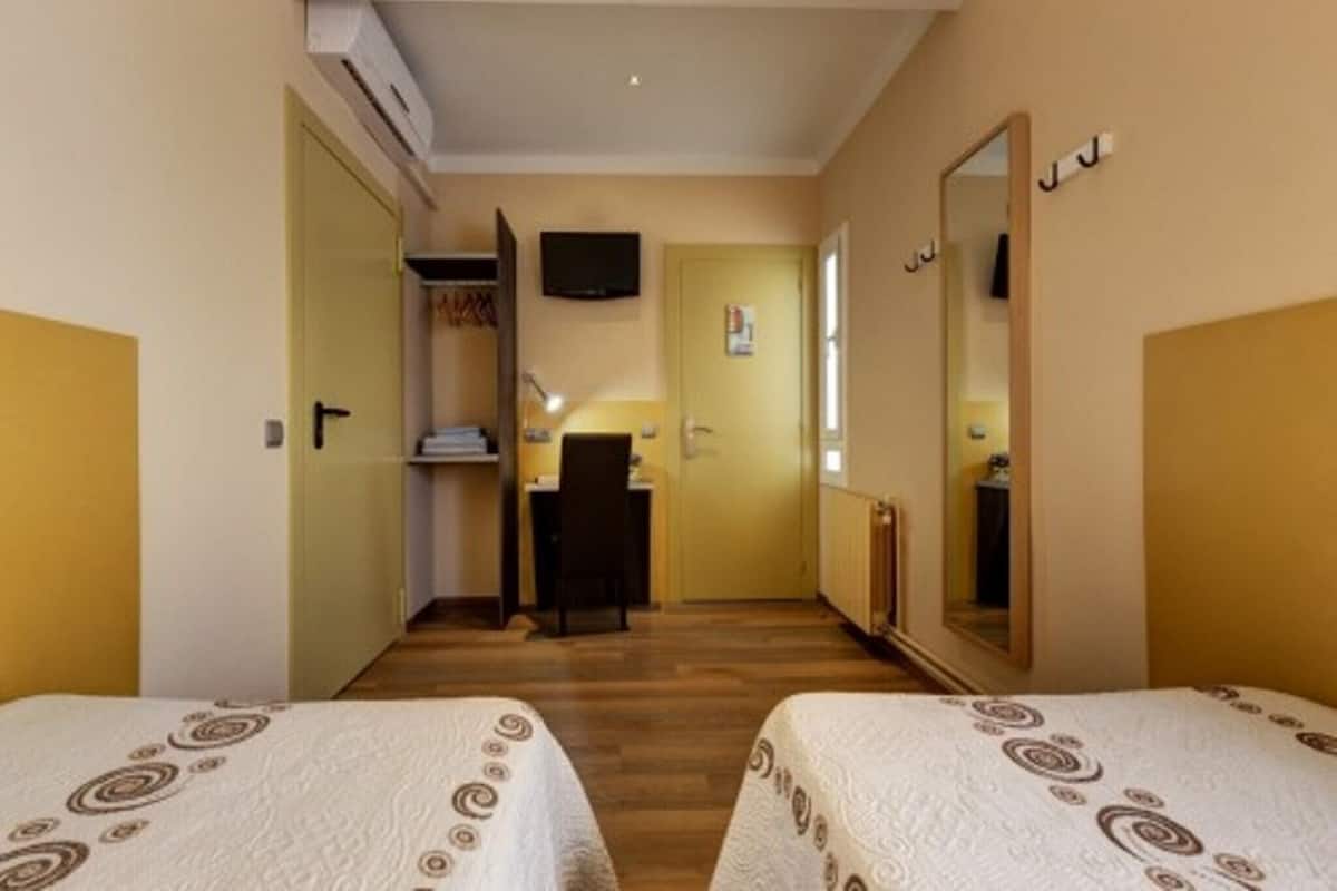 In-room safe, blackout drapes, WiFi (free), bed sheets