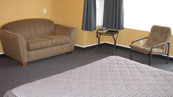 Premium bedding, in-room safe, desk, iron/ironing board