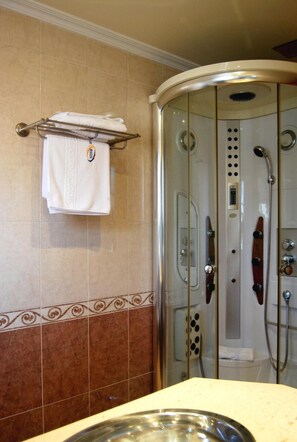 Hair dryer, towels - HHB Pontevedra Confort (Pontevedra)