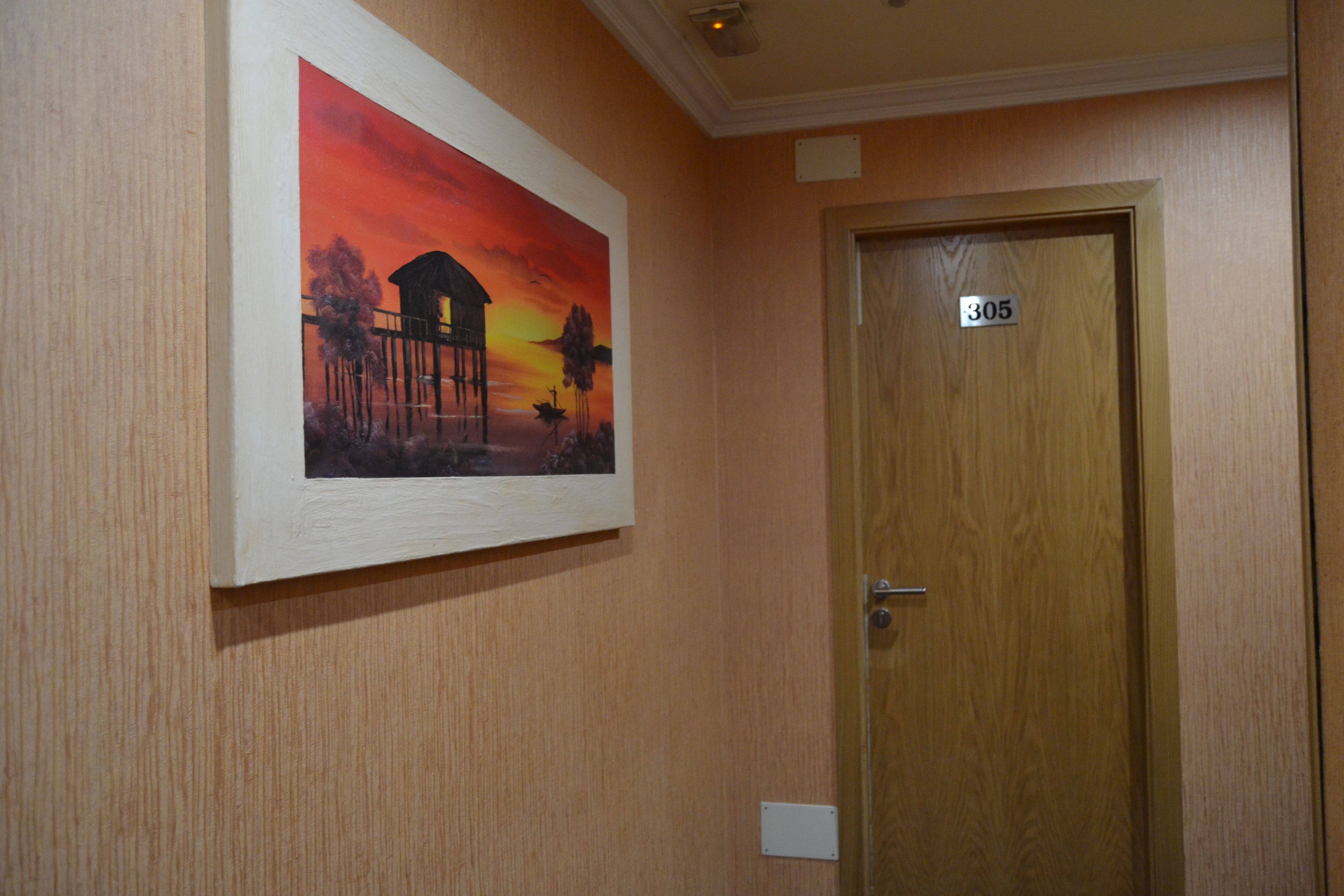 single room | in-room safe, desk, iron/ironing board, free wifi