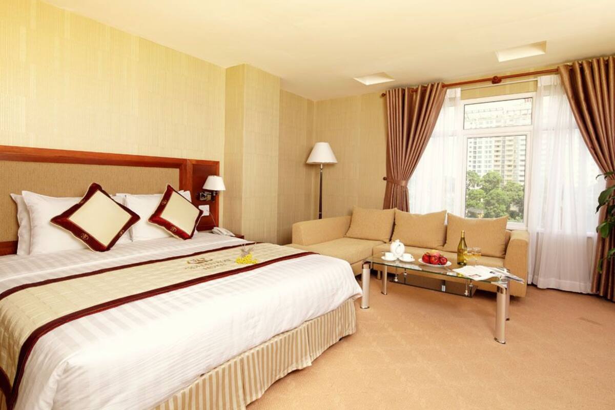 Literie de qualité, lit avec matelas en mousse à mémoire, minibar