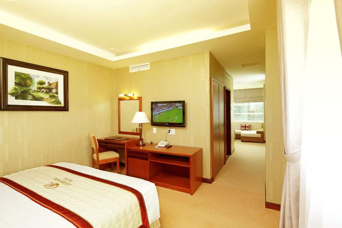 Suite | Premium bedding, memory foam beds, minibar, in-room safe