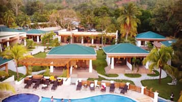 2 outdoor pools, pool umbrellas