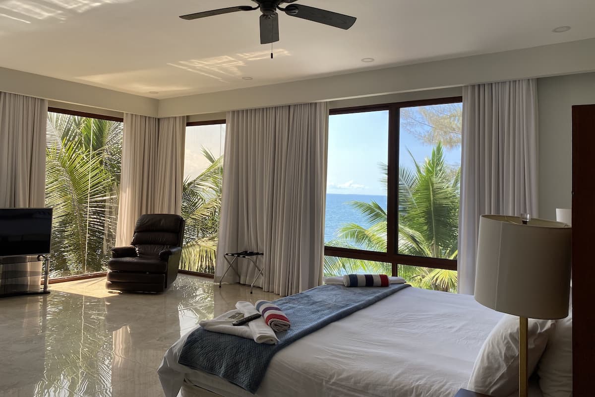 Luxury Suite | Premium bedding, in-room safe, individually decorated