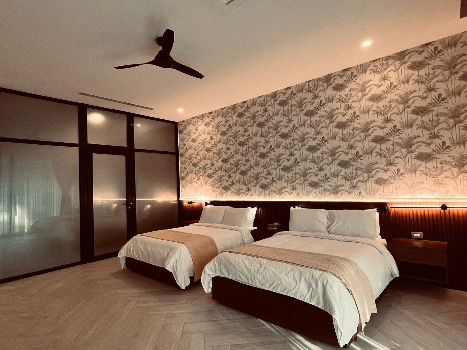 Doppelzimmer | Hochwertige Bettwaren, Zimmersafe, individuell dekoriert