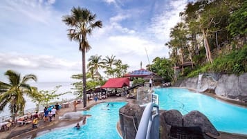 3 outdoor pools