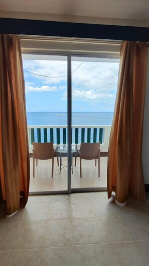 Chambre, terrasse, vue sur la mer | Terrasse/patio
