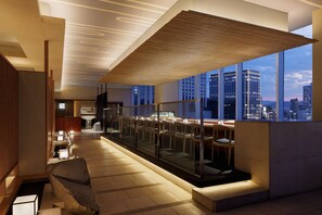 2 restaurants servant le déjeuner