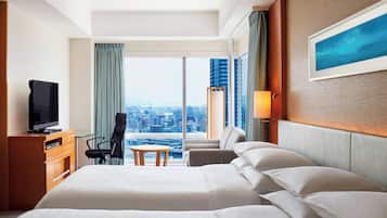 In-room safe, desk, laptop workspace, blackout curtains