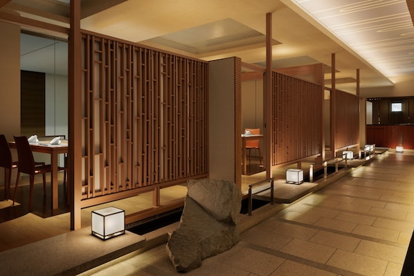 2 restaurants servant le déjeuner