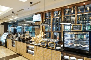 Breakfast, lunch, dinner served; pool views