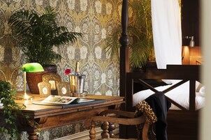 Decoración personalizada, muebles diferentes, cortinas blackout y cunas 