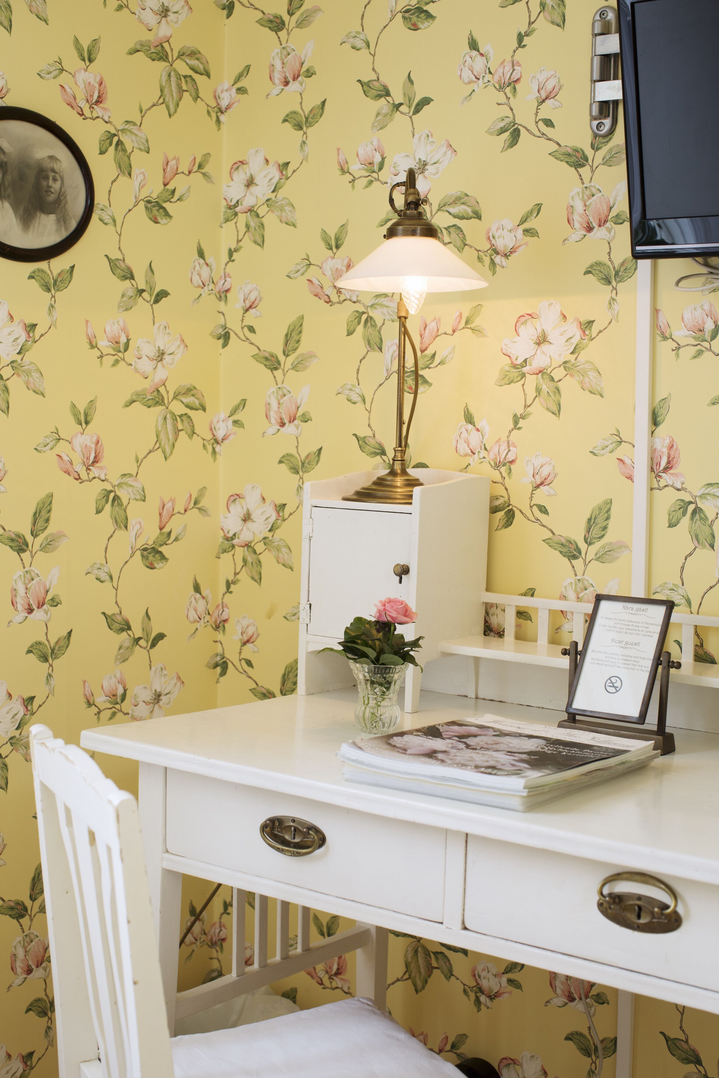 small double room with 140 cm wide bed | 1 bedroom, individually decorated, individually furnished