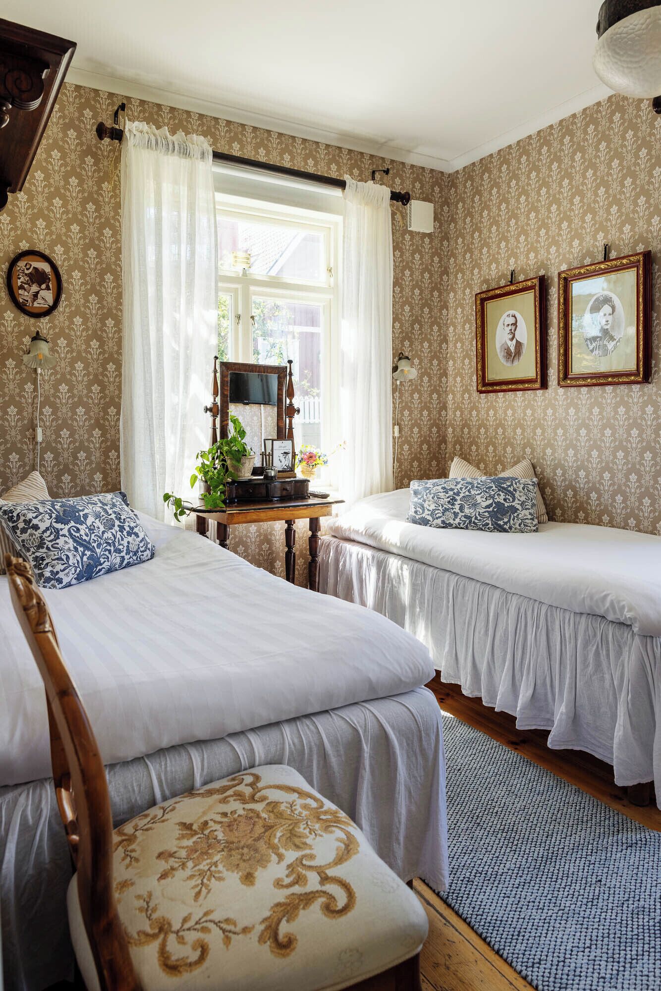 Twin Room (Small) | Individually decorated, individually furnished, blackout drapes