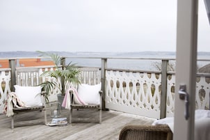 Double Room, Terrace, Sea View | Individually decorated, individually furnished, blackout drapes